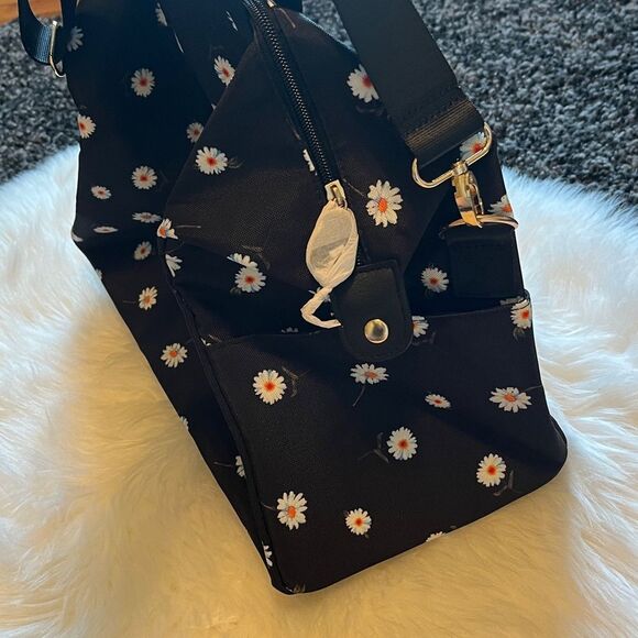 New! Alice + Olivia by Stacey Bendet  Daisy Print Duffel Bag - Picture 10 of 16